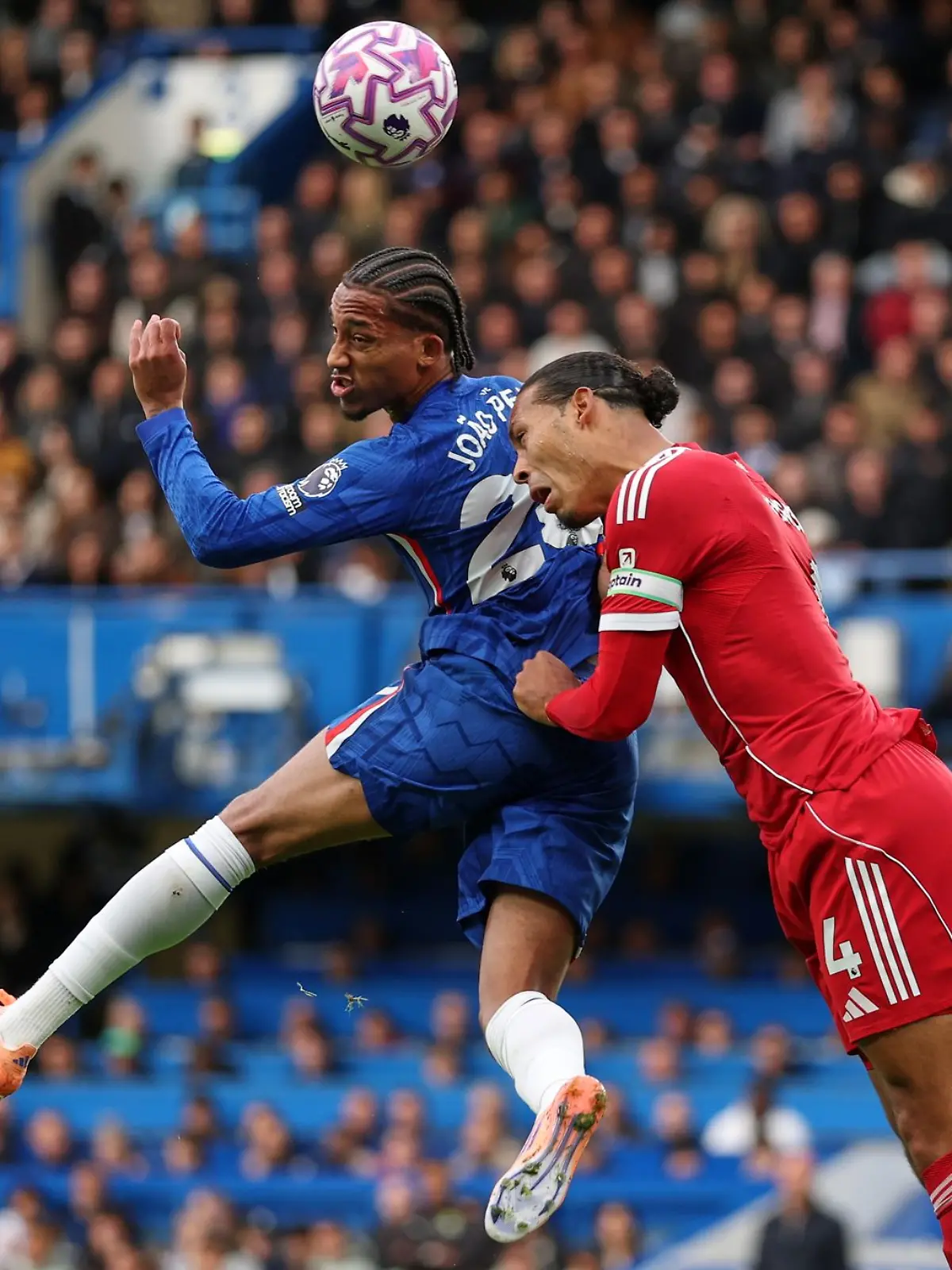 Bild zu: "Liverpool 1:2 bei Chelsea - Arsenal neuer Tabellenführer"