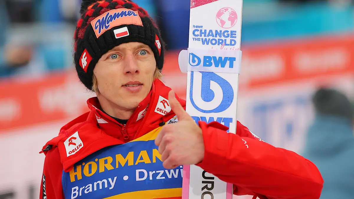 Ski jumping, Skispringen, Ski, nordisch - FIS WC Innsbruck INNSBRUCK,AUSTRIA,04.JAN.23 - NORDIC SKIING, SKI JUMPING - FIS World Cup, Four Hills Tournament, large hill. Image shows Dawid Kubacki POL. PUBLICATIONxNOTxINxAUTxSUIxSWE GEPAxpictures/xThomasxBachun