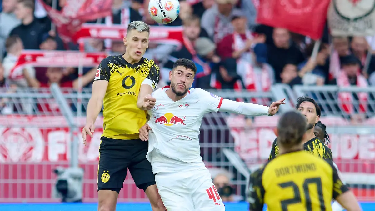 Harter Fight auf Augenhöhe: Dortmund und Leipzig spielen 1:1
