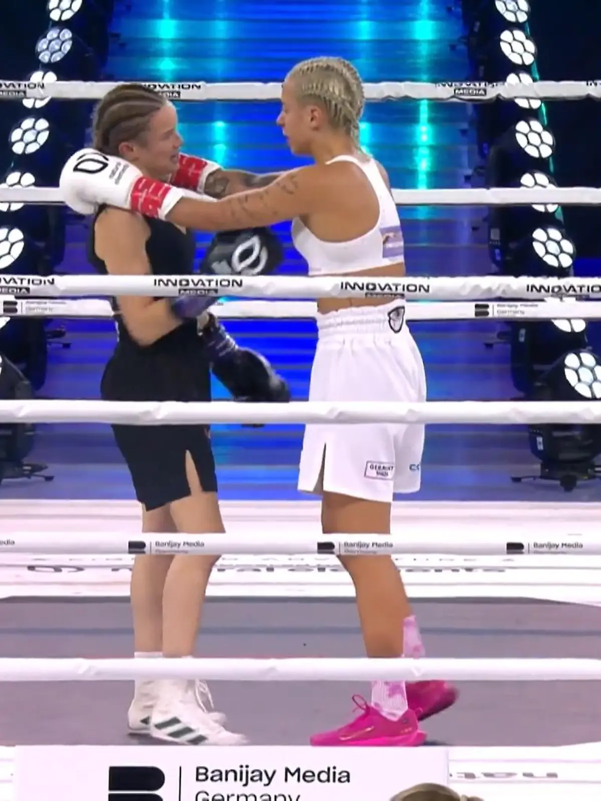 Bild zu: "Walentina Doronina vs. Christin Okpara – Fight mit überraschendem Ende"
