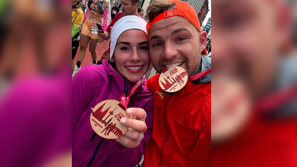 Sarah Engels und ihr Mann Julian laufen mit über 23.000 anderen Sportbegeisterten durch die Kölner Innenstadt.