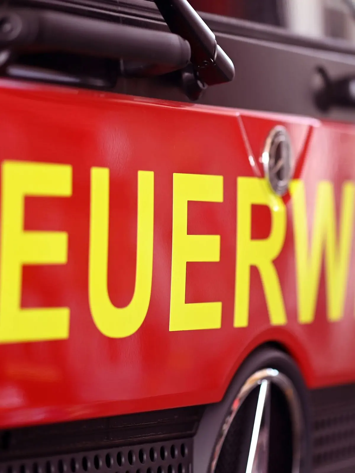Bild zu: "Hauseinsturz nach Explosion – Mann schwer verletzt geborgen"