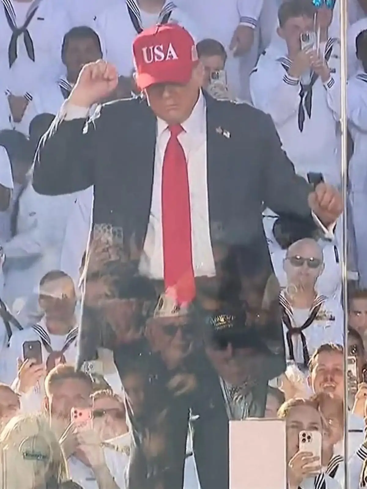 Bild zu: "Militär-Einsatz im Inland? Trump hält bizarre Rede: „Wir schicken alles, was nötig ist""