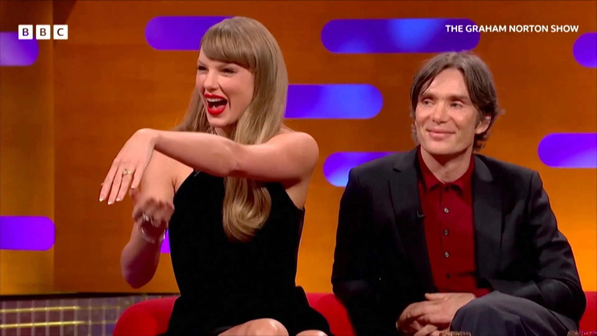 Taylor Swift schwärmt von ihrem Antrag Wow, was für ein Klunker!