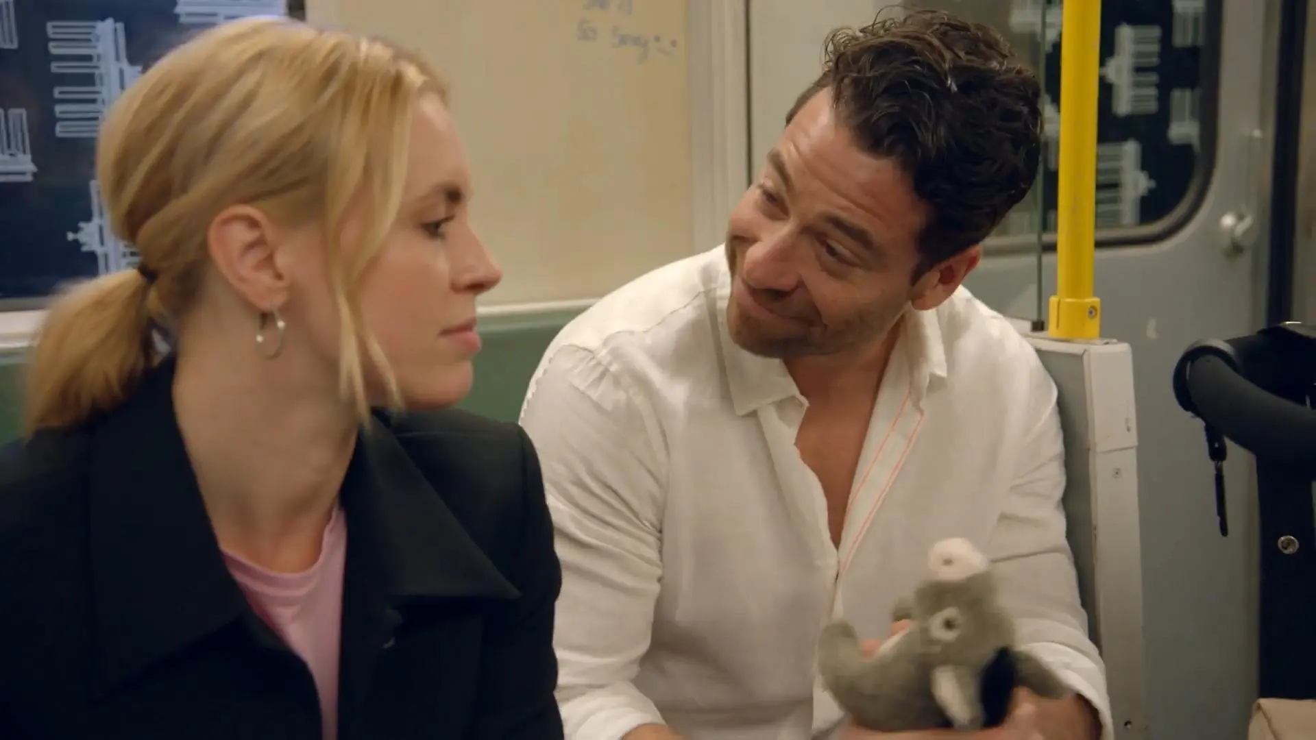 Zoe und Carlos werden belauscht GZSZ-Folge 8377 vom 14. Oktober 2025 im TV