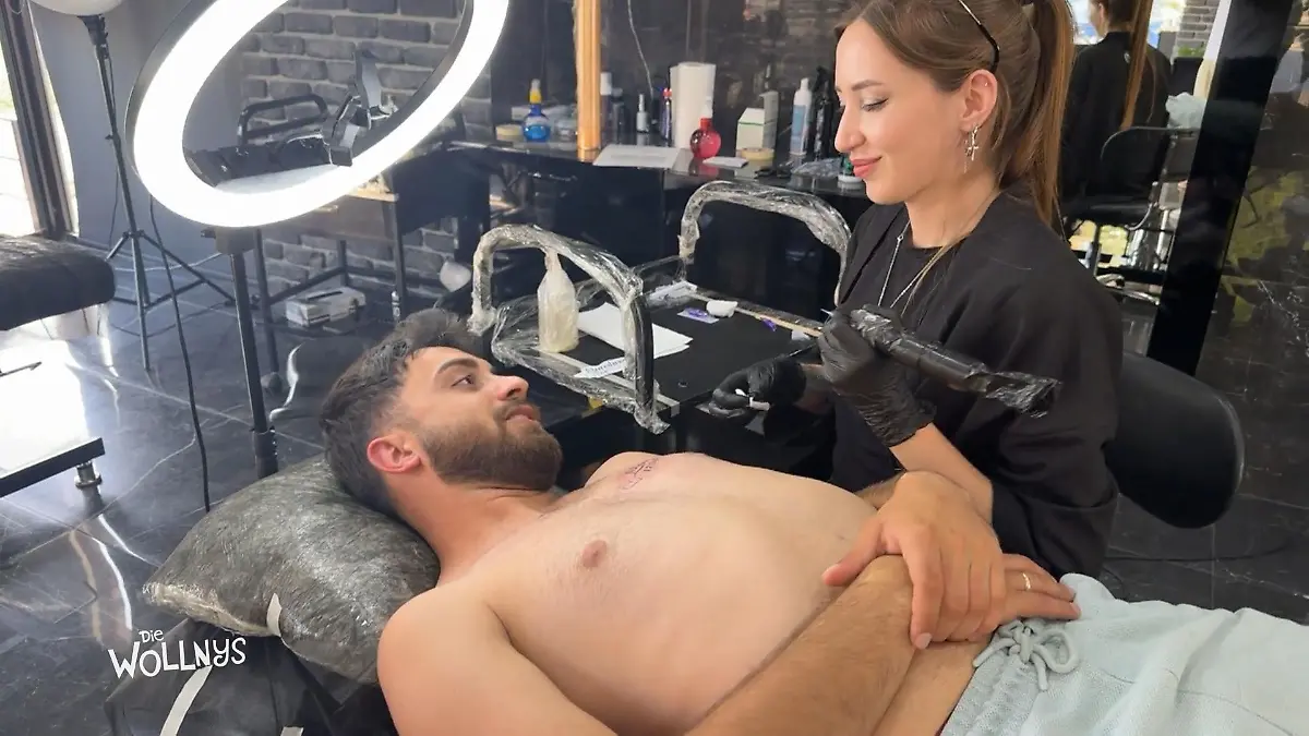 Für Loredana Wollny lässt Servet sich tätowieren Was für ein Liebesbeweis!