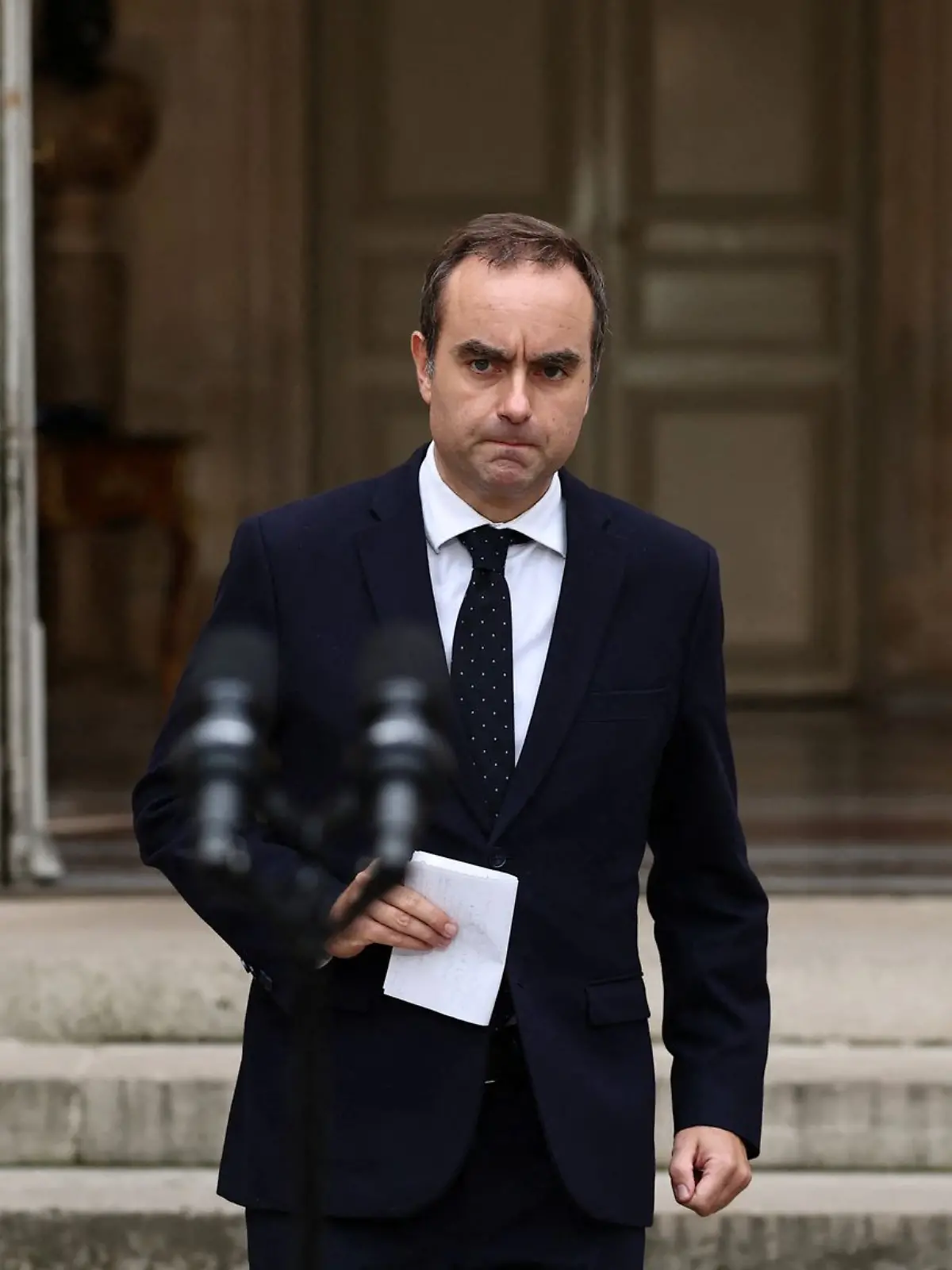 Bild zu: "Es ist Sébastien Lecornu! Der zurückgetretene ist auch Frankreichs neuer Premierminister"