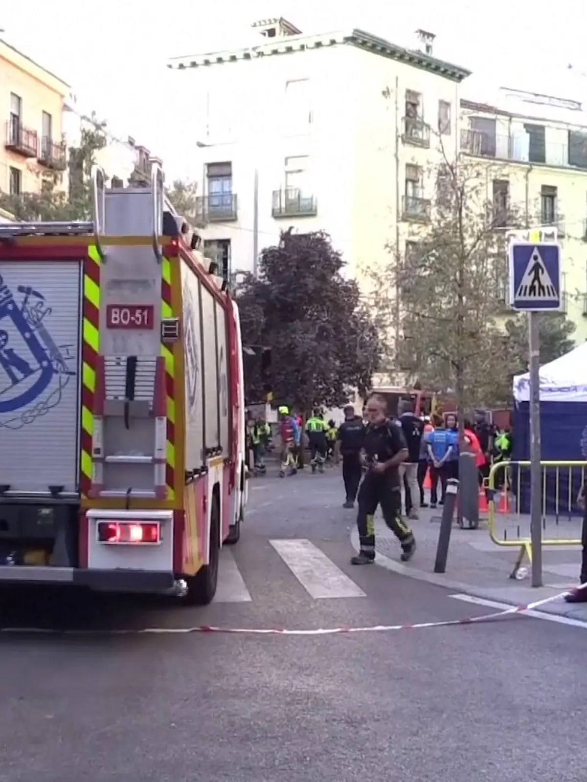Bild zu: "Haus im Zentrum Madrids eingestürzt – vier Tote geborgen "