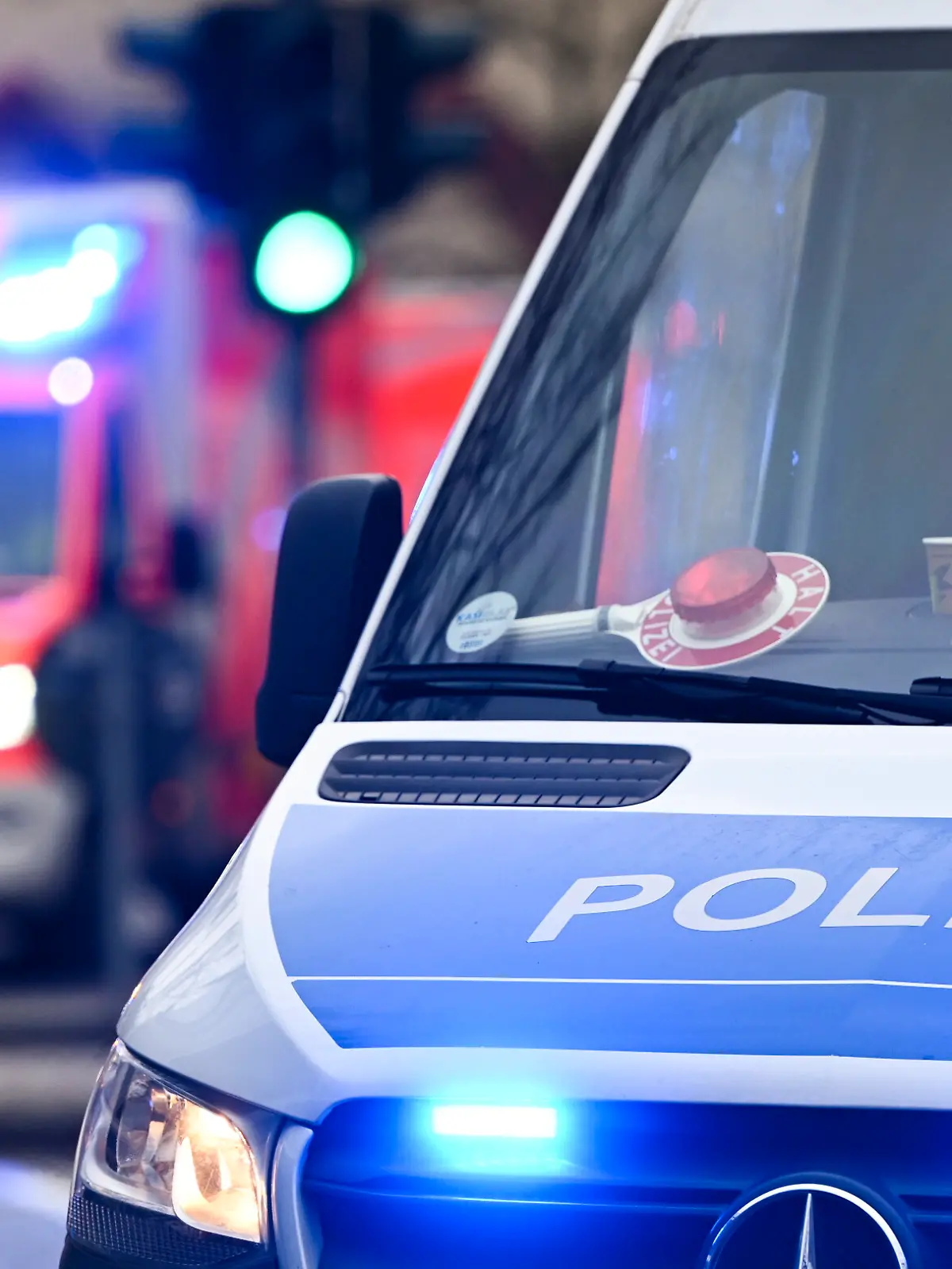 Einsatzkräfte wurden zu einem mutmaßlichen Tötungsdelikt in Franken gerufen