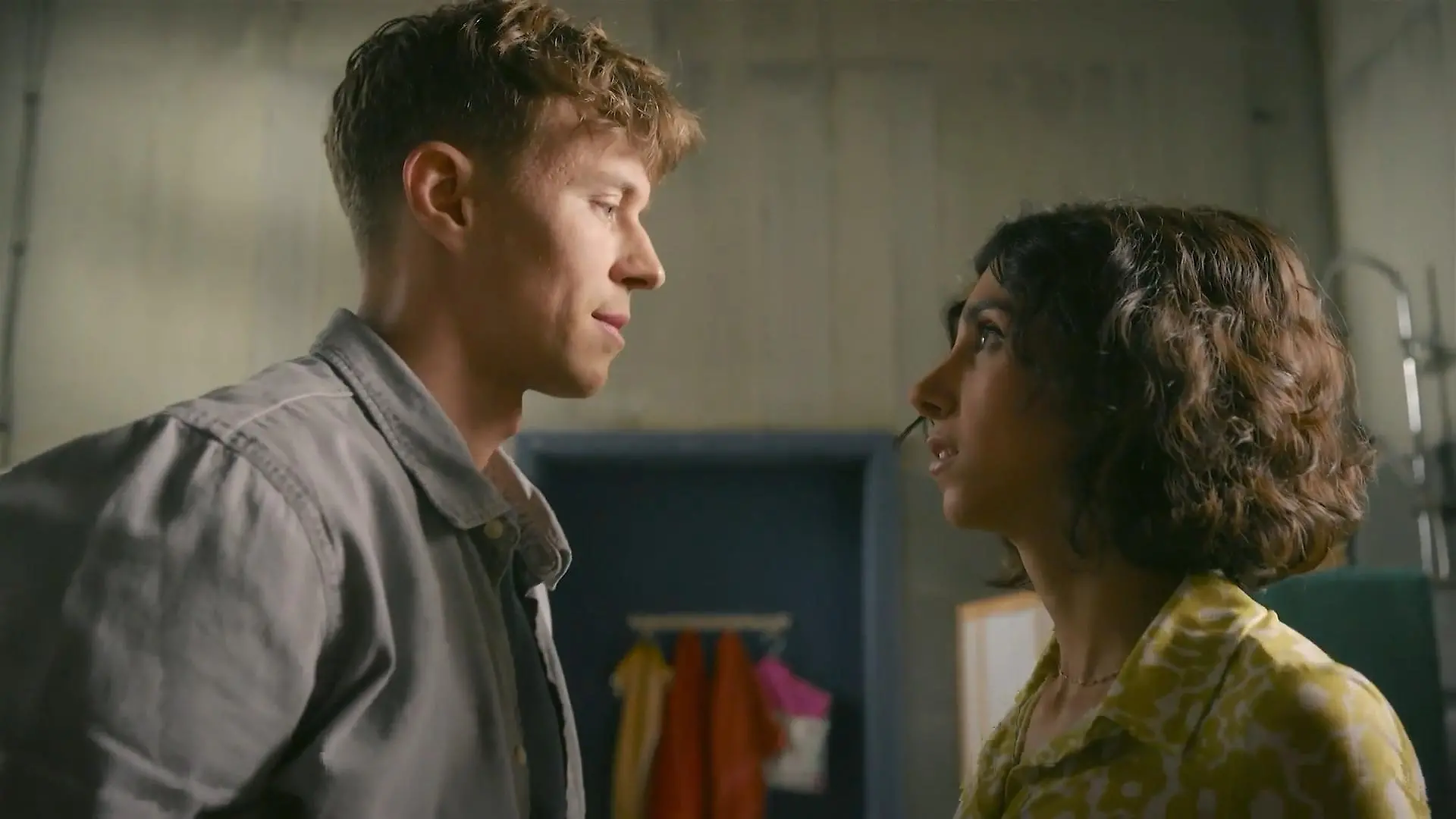 AWZ-Folge 4805 vom 10.10.25 auf RTL+: Leyla und Elias lernen sich besser  kennen