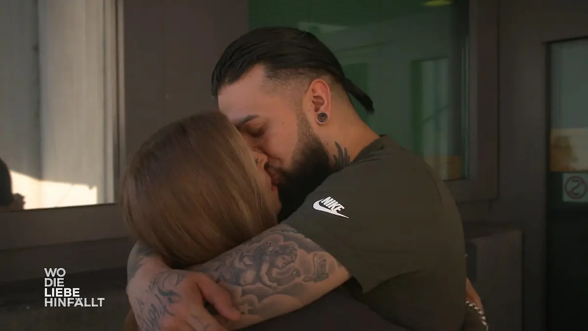 Thomas kehrt endlich zu Lisa zurück Endlich frei