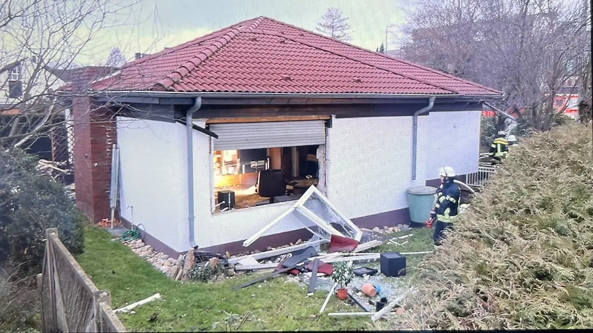 Explosion in Bungalow in Wiesbaden.