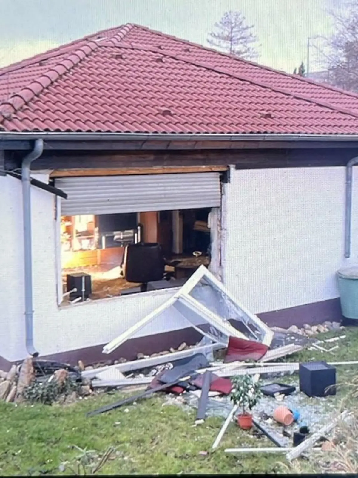 Explosion in Bungalow in Wiesbaden.