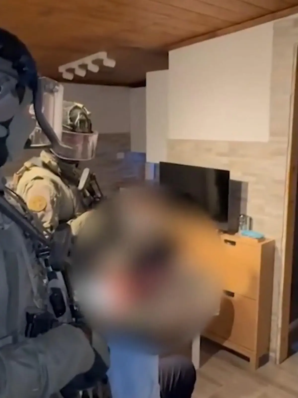 Bild zu: "Im Bett überrascht! Gefährlicher Mafia-Boss in Unterhose festgenommen"