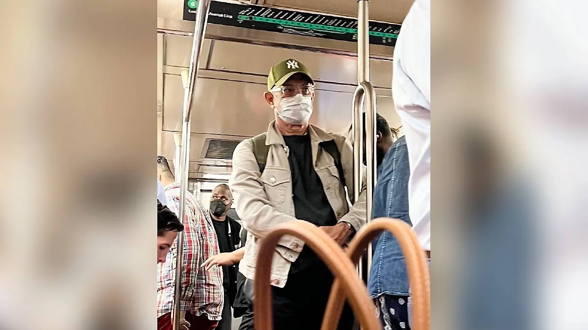 Tom Hanks macht die New Yorker U-Bahn unsicher.