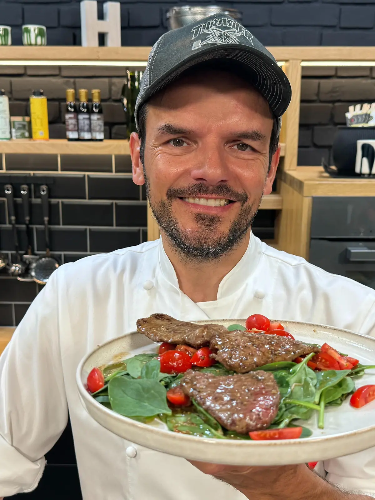 Bild zu: "Hensslers Minutensteak mit Zitronen-Knoblauch-Butter"