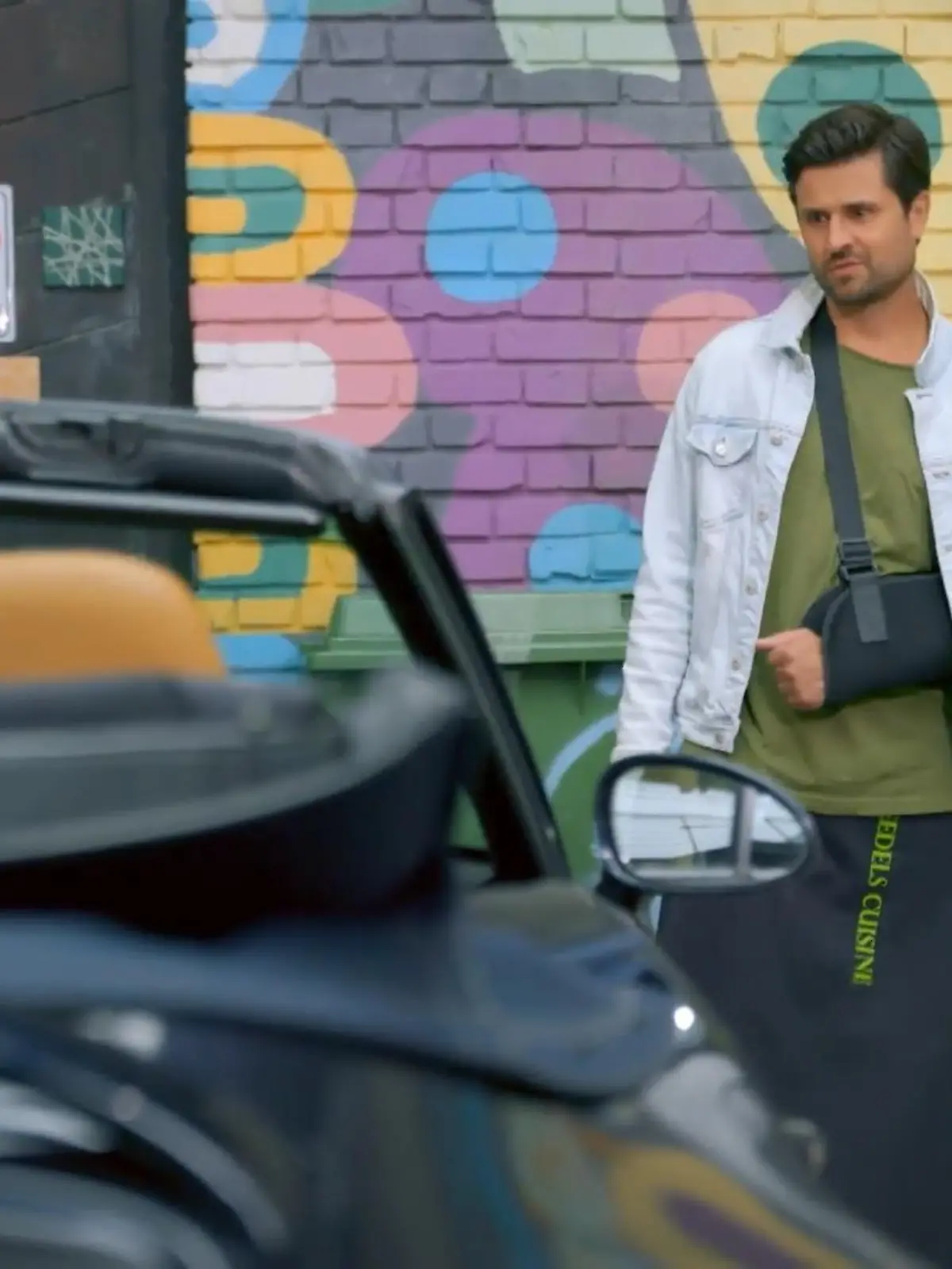 Unter uns: Paco hat es auf Patrizias Porsche abgesehen