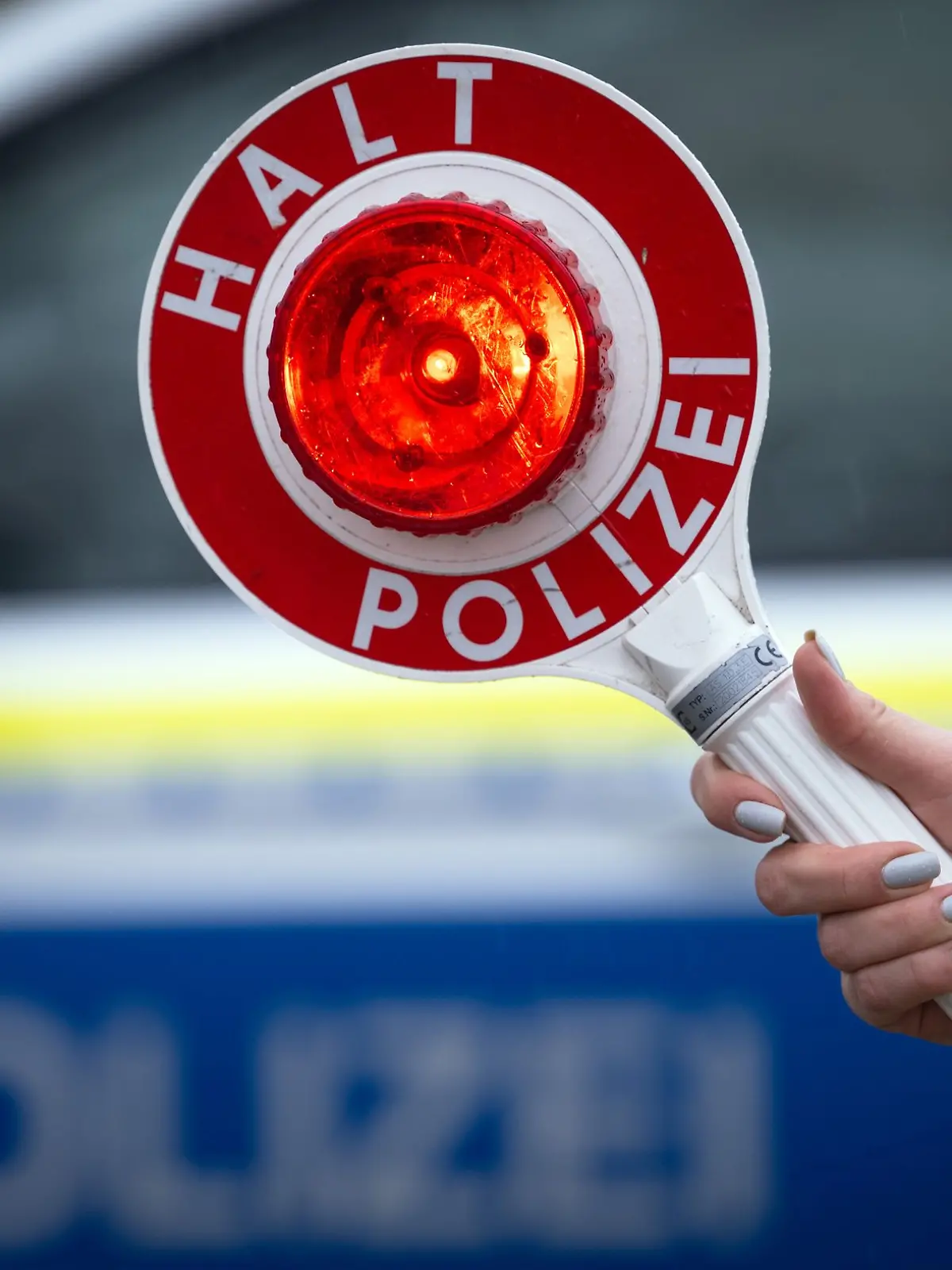 Bild zu: "13-Jährige hinterm Steuer erwischt – betrunkener Vater mit in Auto!"