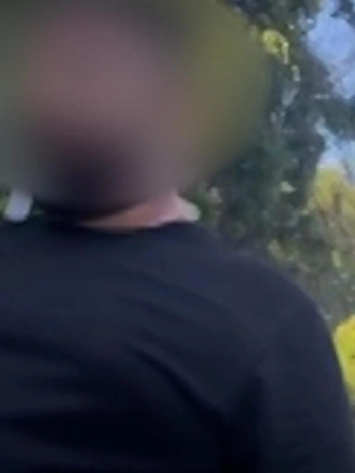Bild zu: "Mann belästigt Alleinreisende während Sightseeing-Tour – dann greifen SIE ein!"