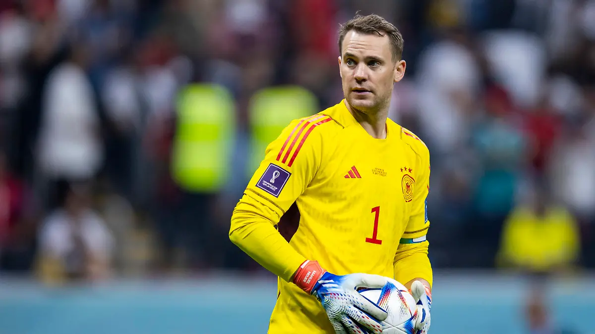 ARCHIV - 01.12.2022, Katar, Al-Chaur: Fußball: WM, Costa Rica - Deutschland, Vorrunde, Gruppe E, 3. Spieltag, Al-Bait Stadion, Deutschlands Torwart Manuel Neuer in Aktion. (zu dpa: «Verletzter Neuer sendet Weihnachtsgrüße») Foto: Tom Weller/dpa +++ dpa-Bildfunk +++