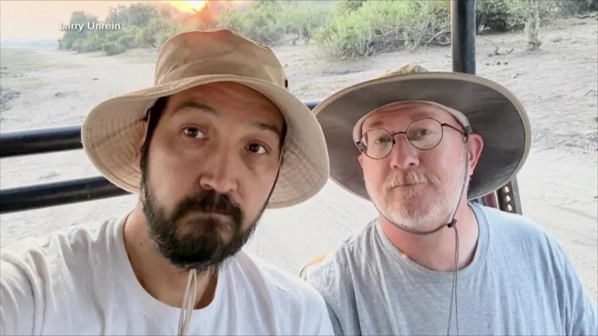 Larry Unrein und Jeff Melvin werden auf einer Safari von einem Elefanten angegriffen