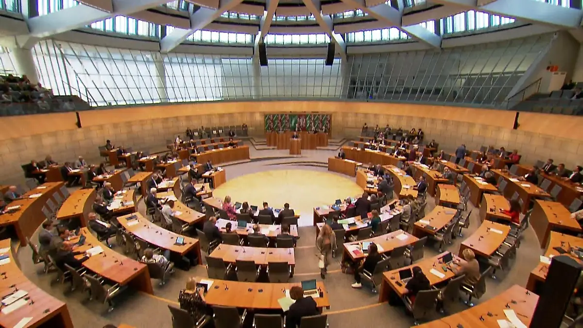 Landtagsdebatte zur Bildung SPD kritisiert Schwarz-Grün