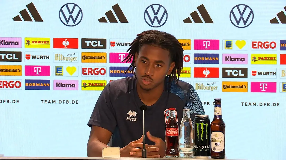 „Sollten Sie schon wissen!" Fußball-Star aus Luxemburg geht Reporter an Vor Länderspiel gegen Deutschland