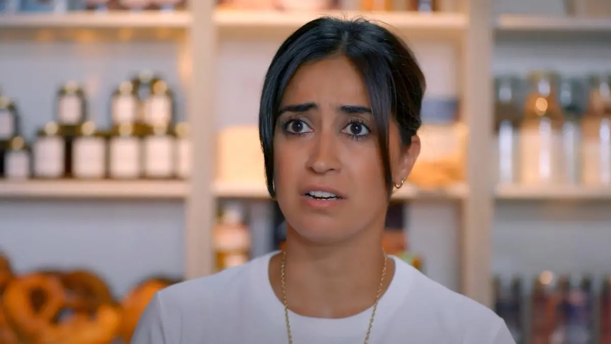 Esma erhält einen bösen Brief vom Finanzamt „Unter uns“-Folge vom 14.10.25 auf RTL+