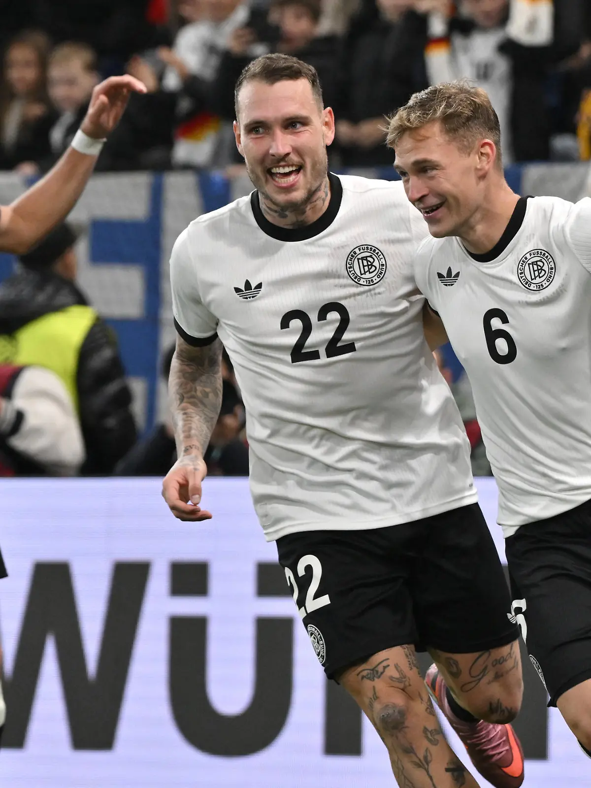 Bild zu: "Deutschland siegt gegen Luxemburg! Aller guten Dinge sind... VIER!"