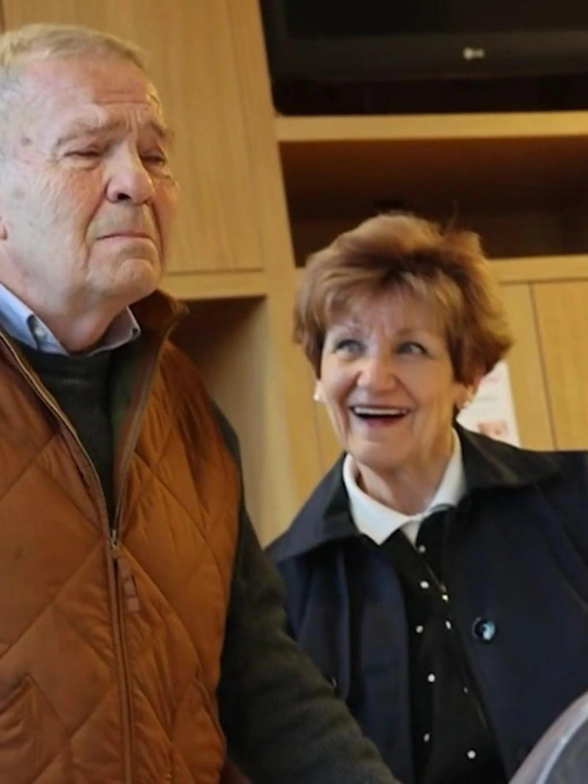 Bild zu: "Opa Charles (80) weint vor Glück über den Namen seiner Urenkelin"