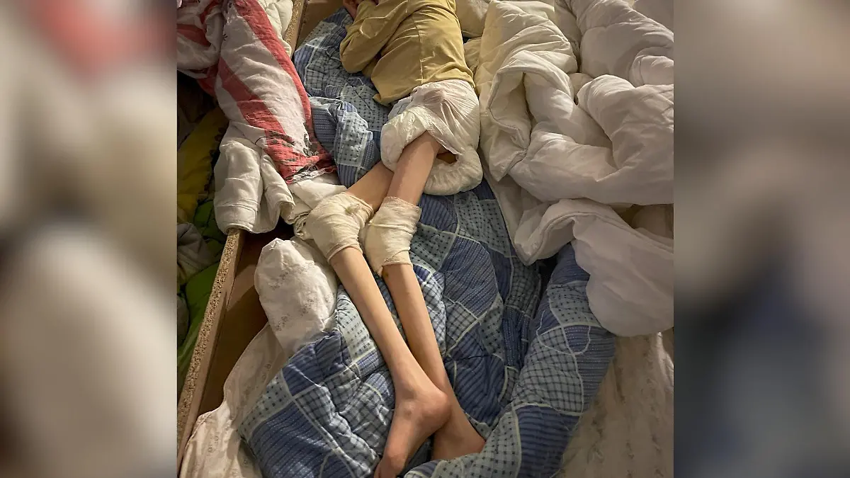 Als die Hilfsorganisation ins Pflegeheim kommt, bieten sich ihr schreckliche Bilder.