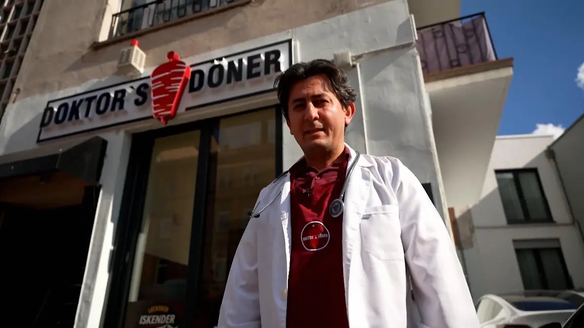 Früher hat Ibrahim Leben gerettet – jetzt verkauft der Arzt Döner Die deutsche Bürokratie steht ihm im Weg