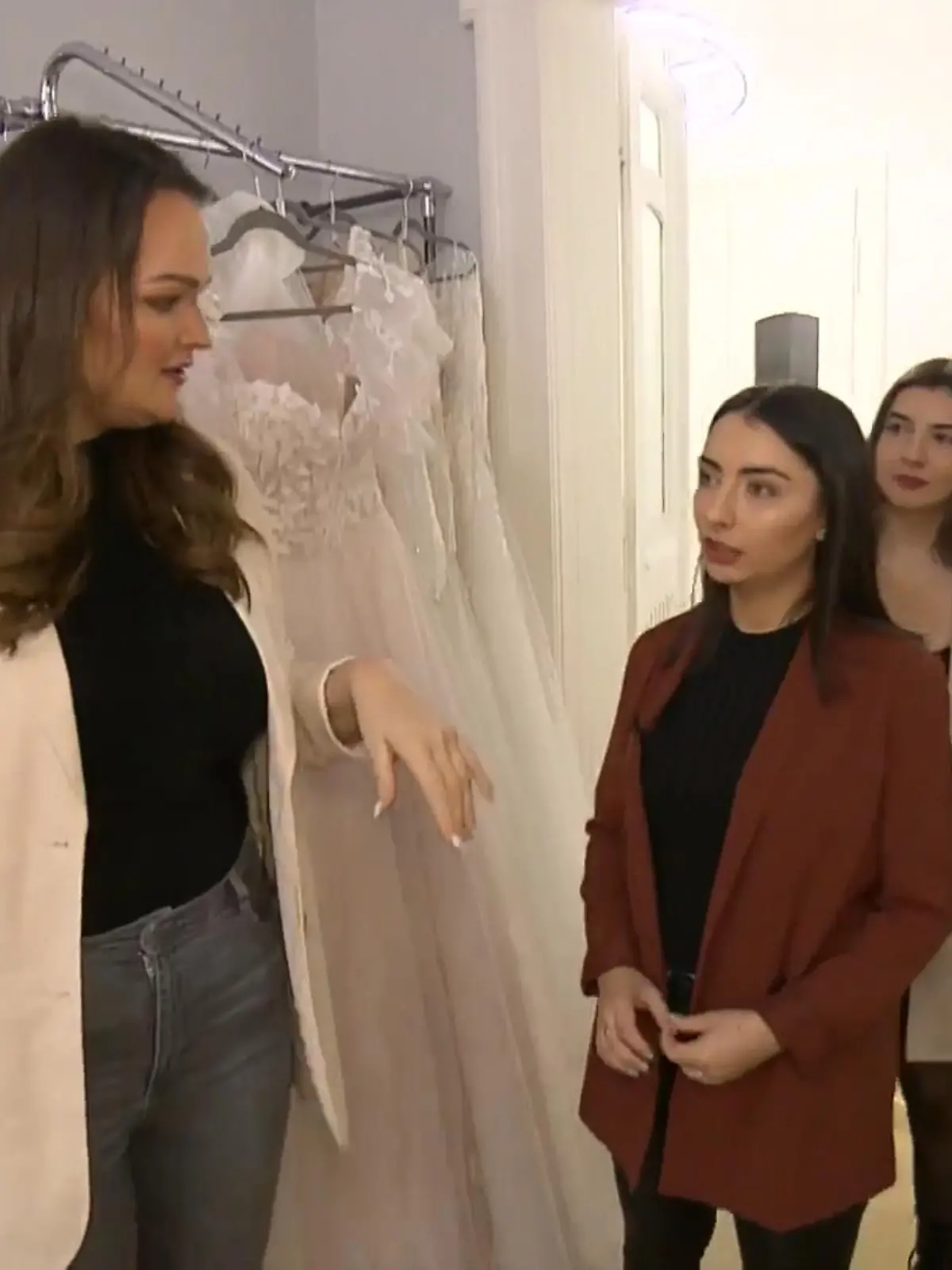 Bild zu: "Unterschiedliche Meinungen bei der Familie"