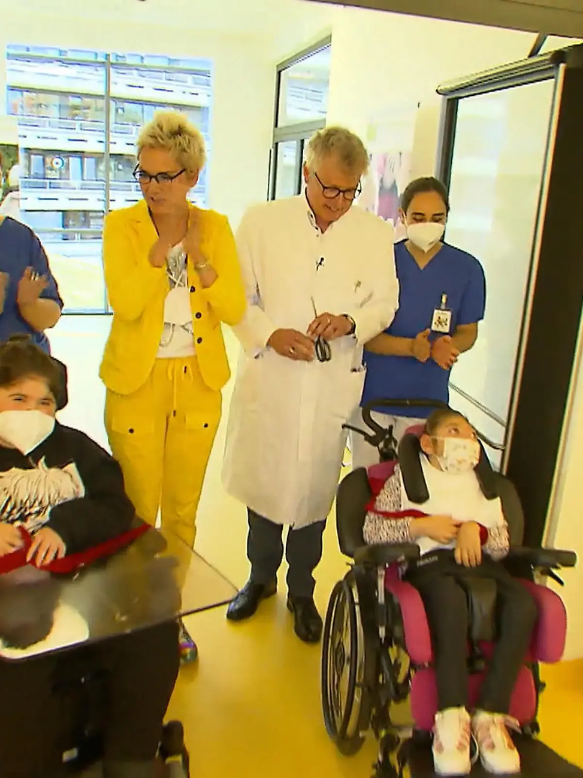Bild zu: "Inka Bause: Palliativzentrum für schwerkranke Kinder eröffnet"