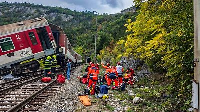 Viele Verletzte bei Unglück in der Slowakei: Zwei Schnellzüge rasen ineinander