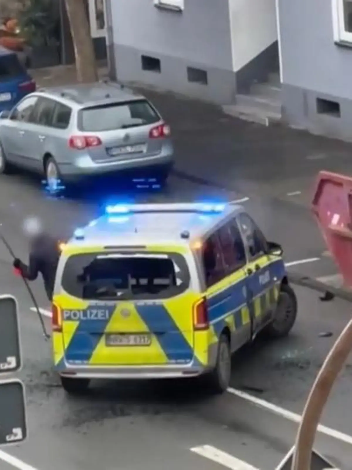 Bild zu: "Polizei schießt Randalierer nieder"