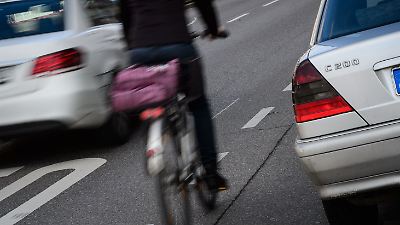 Emden: Unbekannter schießt auf Radfahrerin (34) – Frau wird verletzt