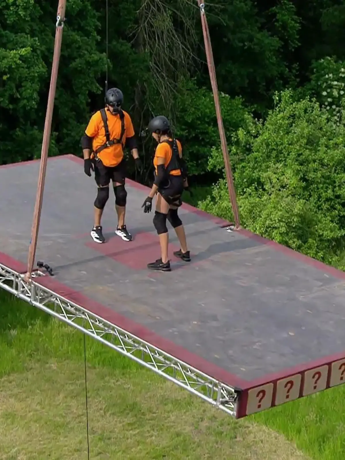 Bild zu: "Sarah Joelle & Ersin treten beim Spiel an"