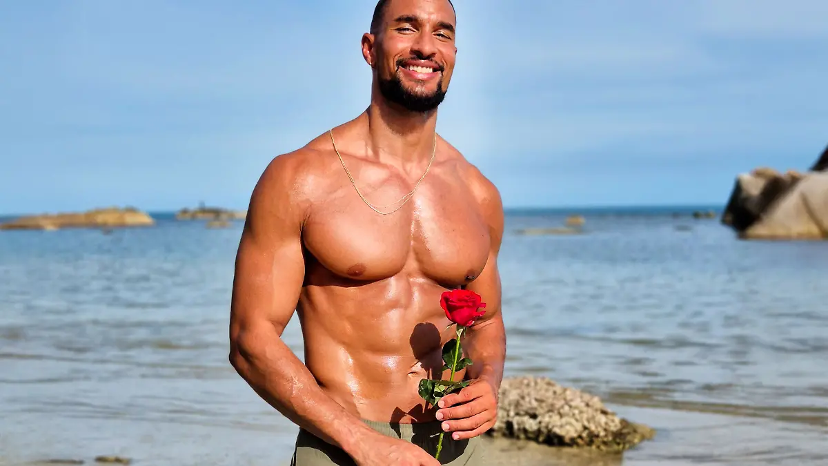 David suchte als Bachelor 2023 bei RTL bereits nach der großen Liebe, jetzt wagt er bei „Bachelor in Paradise” 2025 einen neuen Versuch.