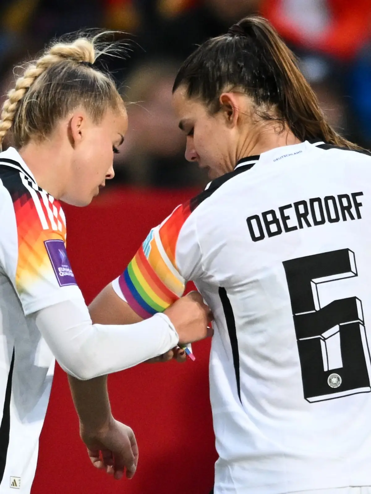 Bild zu: "Bangen um Berger: Wück-Team mit zwei Bayern-Rückkehrerinnen"