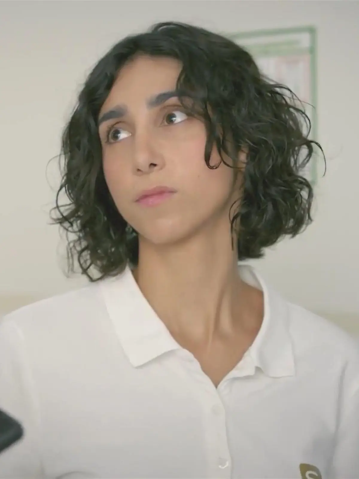 AWZ: Leyla versucht, Elias aus dem Weg zu gehen