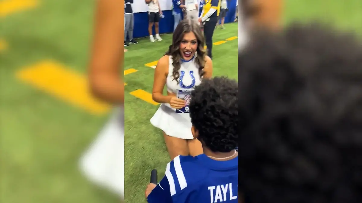 Plötzlicher Geistesblitz! Cheerleaderin verblüfft taubstummen Football-Fan Mark (8) Zum ersten Mal im NFL-Stadion