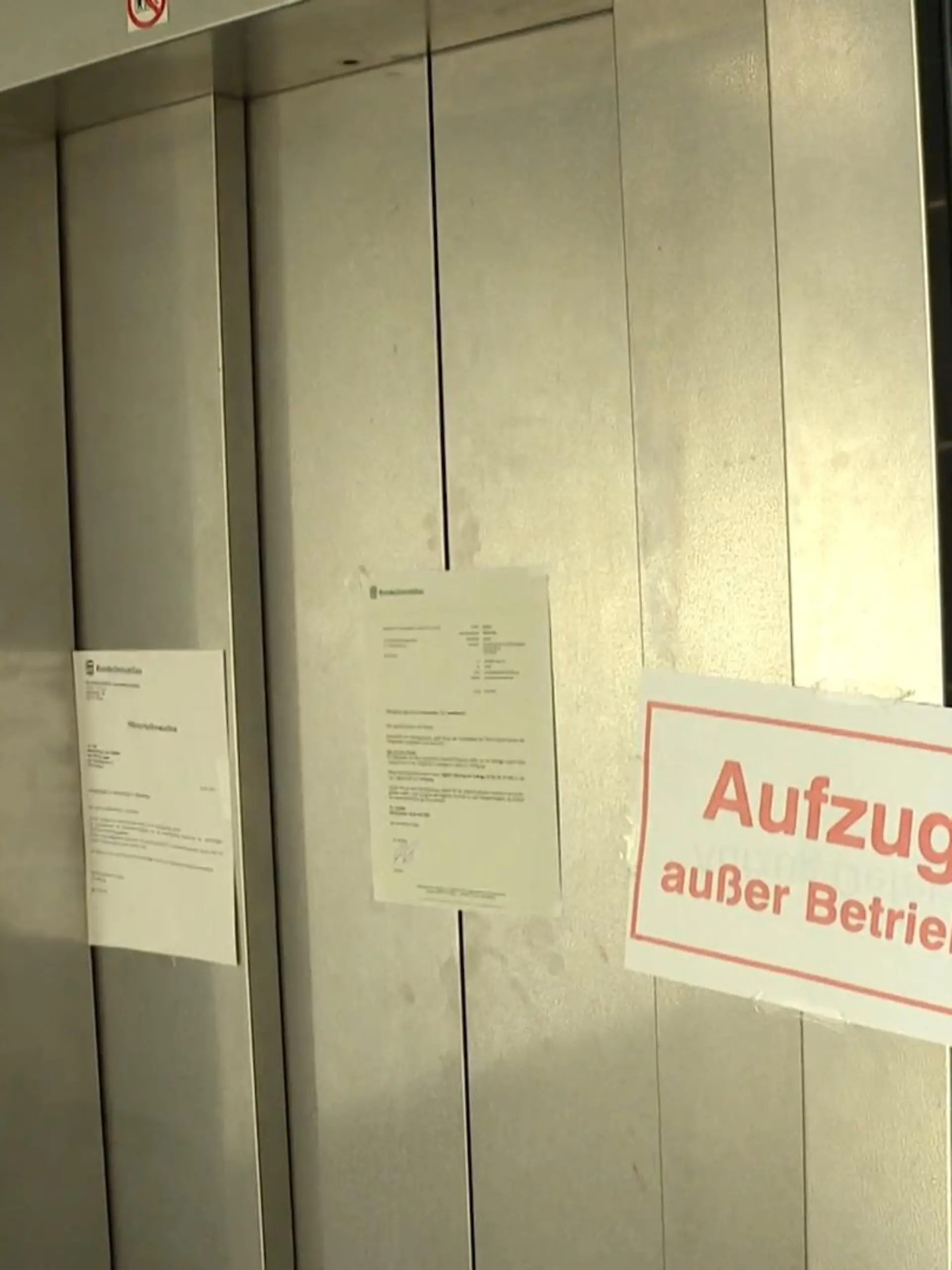 Bild zu: "Aufzug und Klingel kaputt – Bewohner sauer"