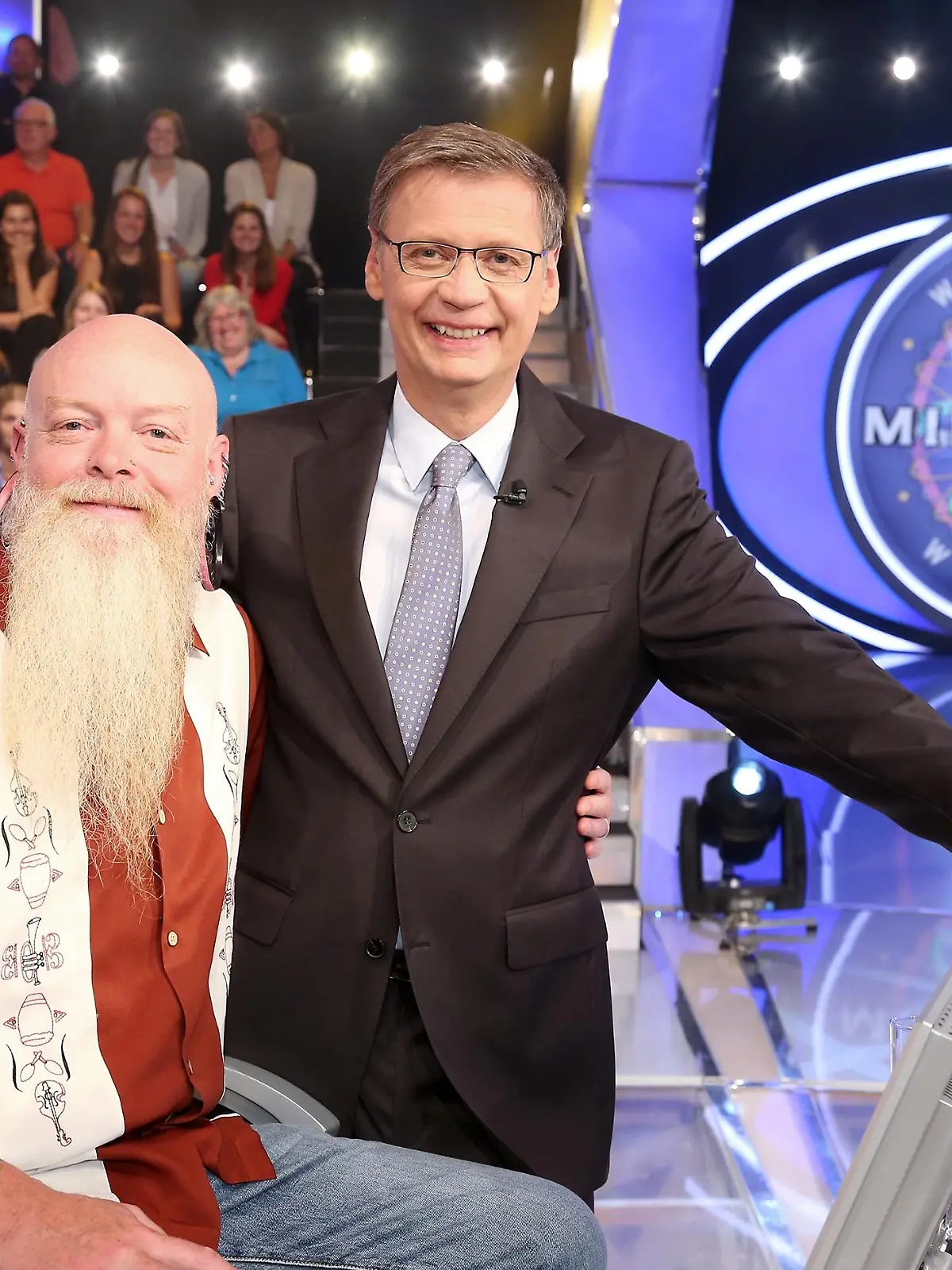 Moderator Günther Jauch mit James Boyle aus Saarbrücken