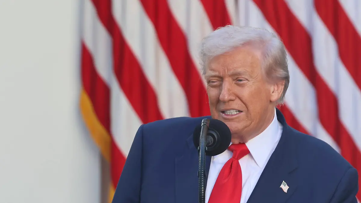 Donald Trump verleiht dem ermordeten Charlie Kirk eine Medaille