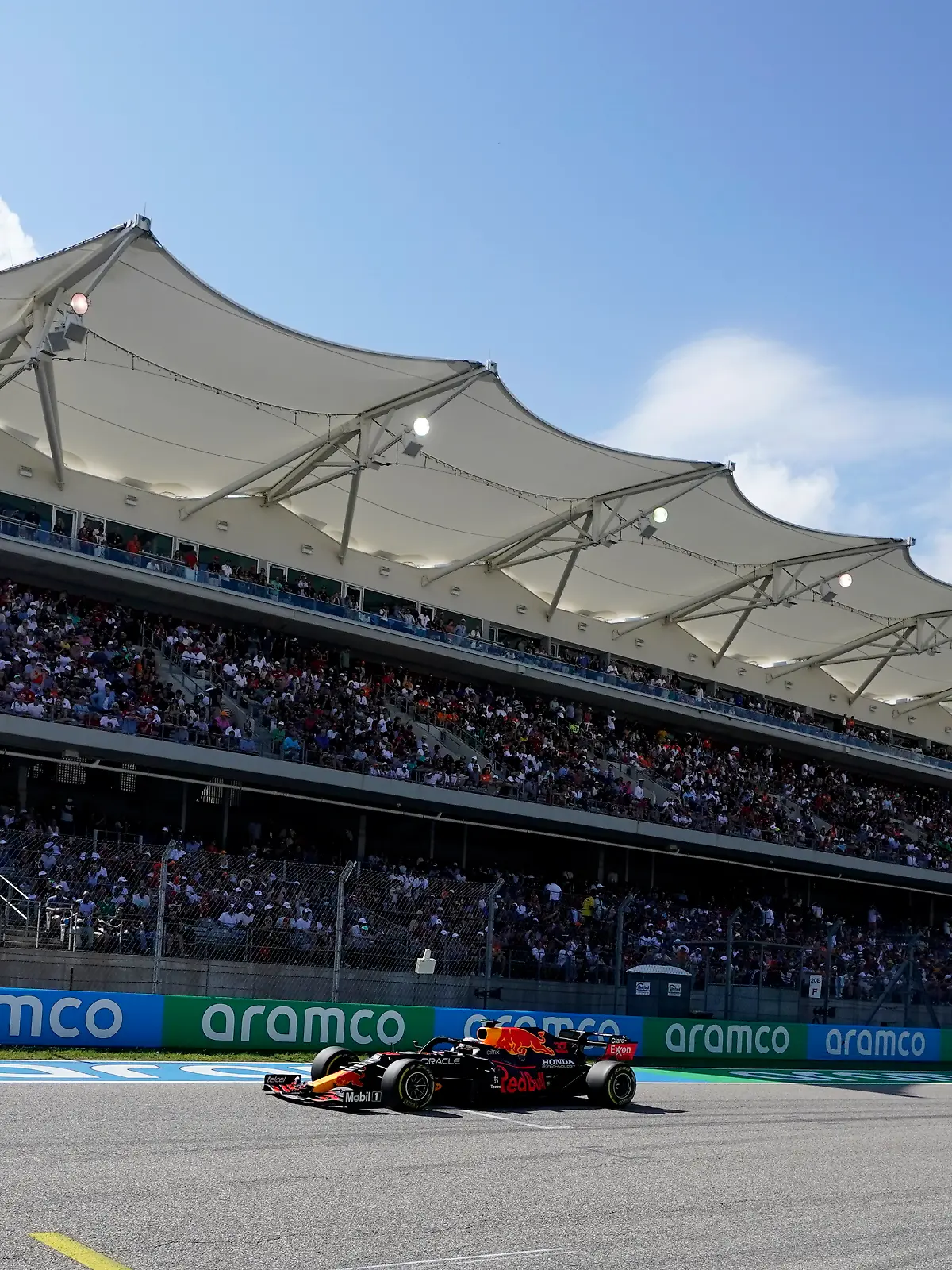 Fährt Max Verstappen in Austin vorneweg? Alle Infos zu TV-Übertragung und Live-Stream des USA-GPs 2025 gibt’s hier.