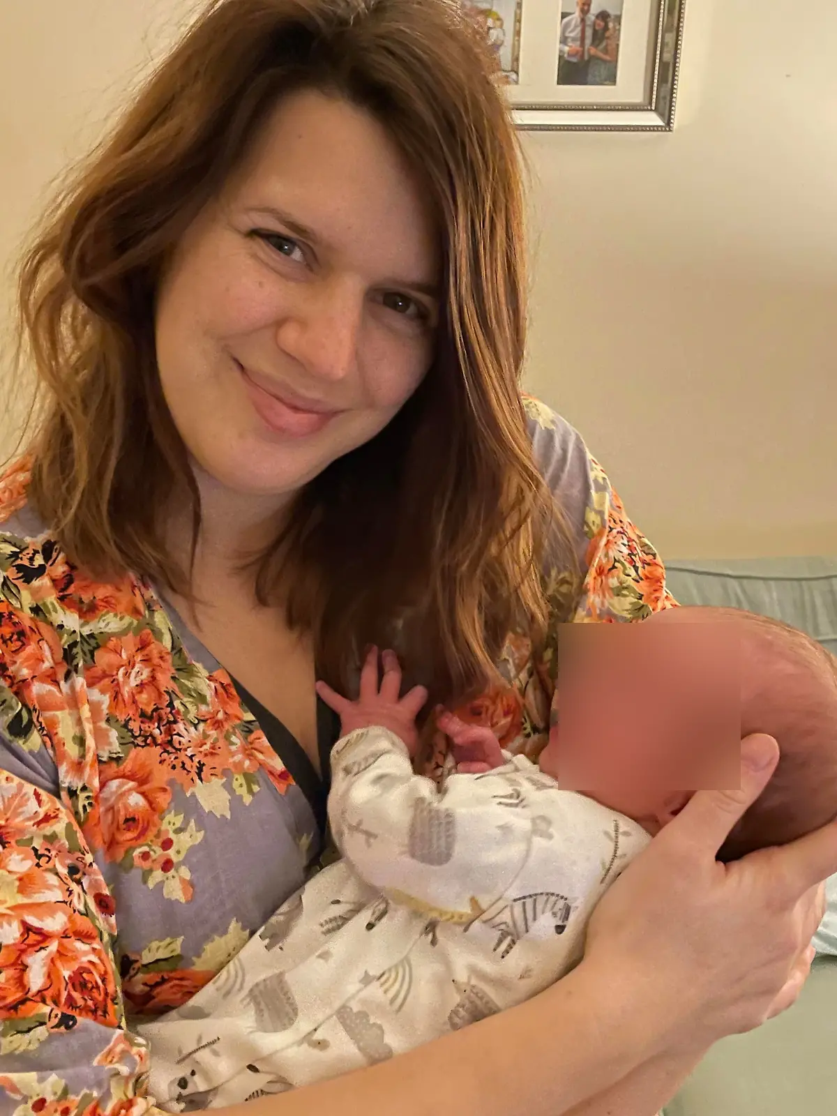 Jennifer Cahill mit ihrem ersten Baby