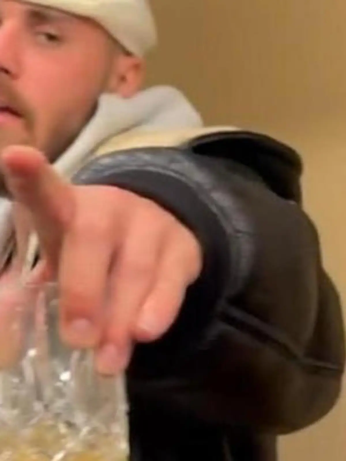 Bild zu: "Justin Bieber mit Rückfall? Fans in Sorge wegen DIESES Videos"