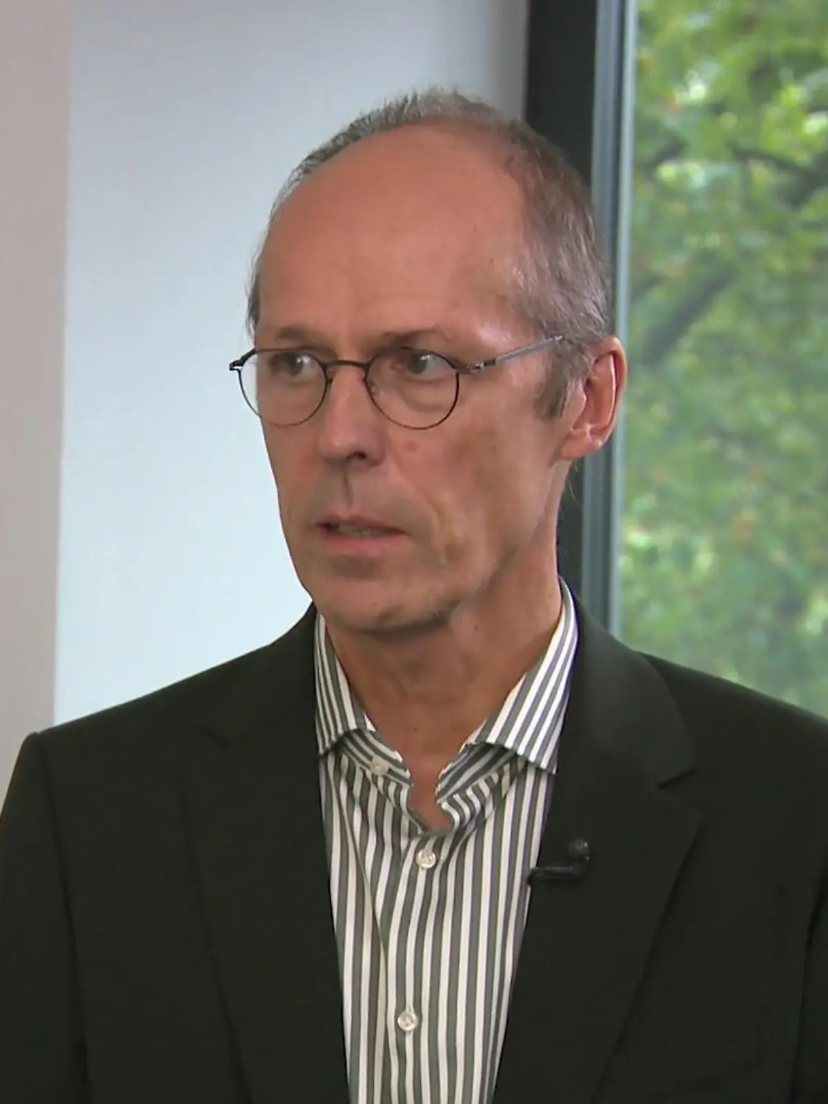 Bild zu: "Seit fünf Jahren im Bildungskeller! Das will Mark Rackles in Bremen jetzt ändern"