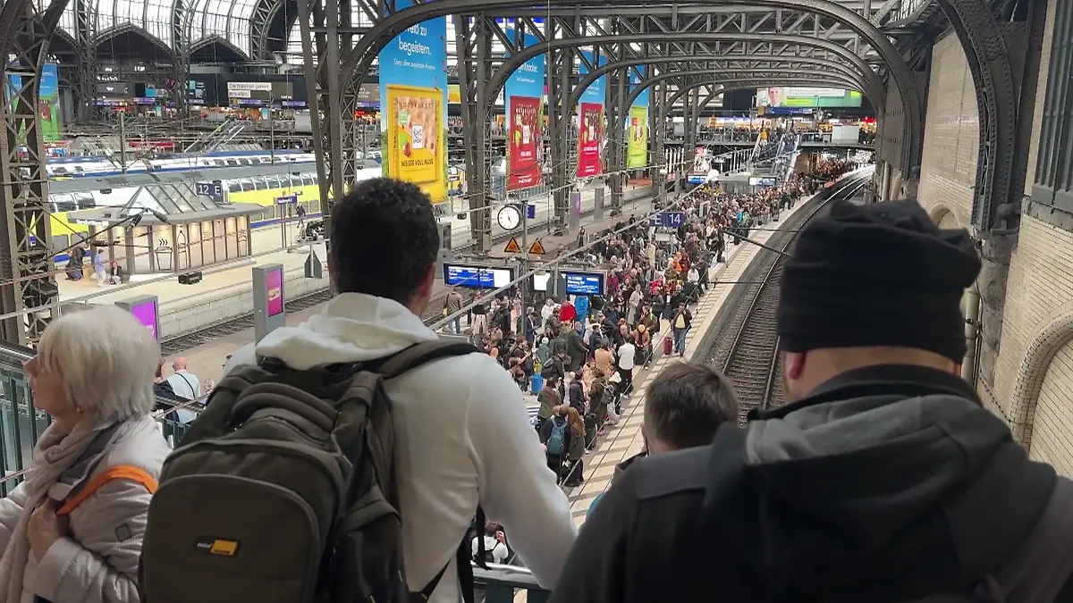 Zugausfälle und Verspätungen am Hamburger Hauptbahnhof Schon wieder ein Kabelschaden!